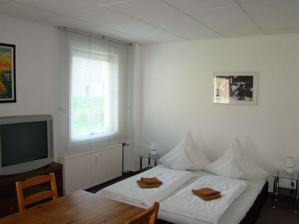 Near Brandenburg Gate - Rooms&apartments Hostel Berlijn