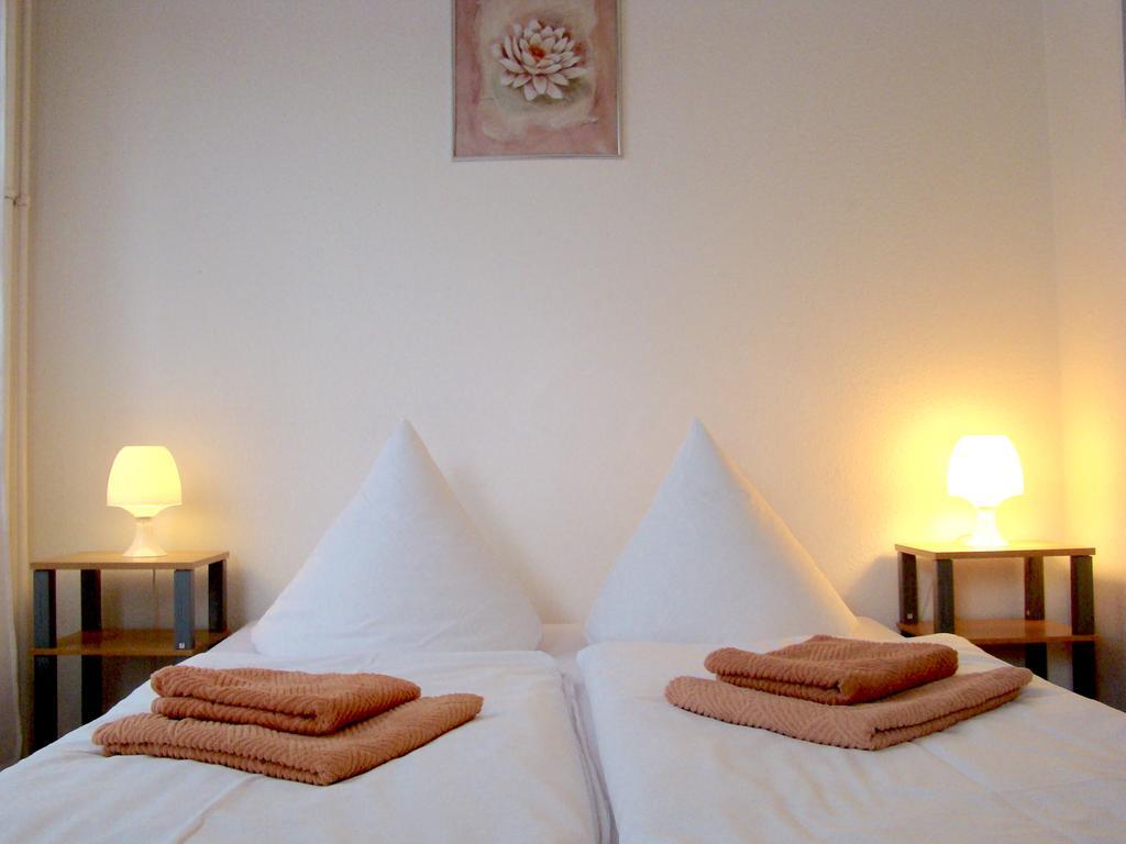 Near Brandenburg Gate - Rooms&apartments Hostel Berlijn