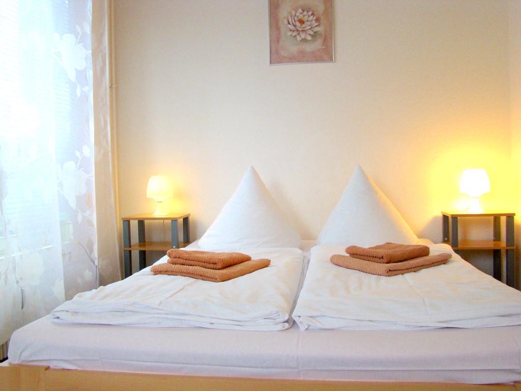 Near Brandenburg Gate - Rooms&apartments * Berlijn