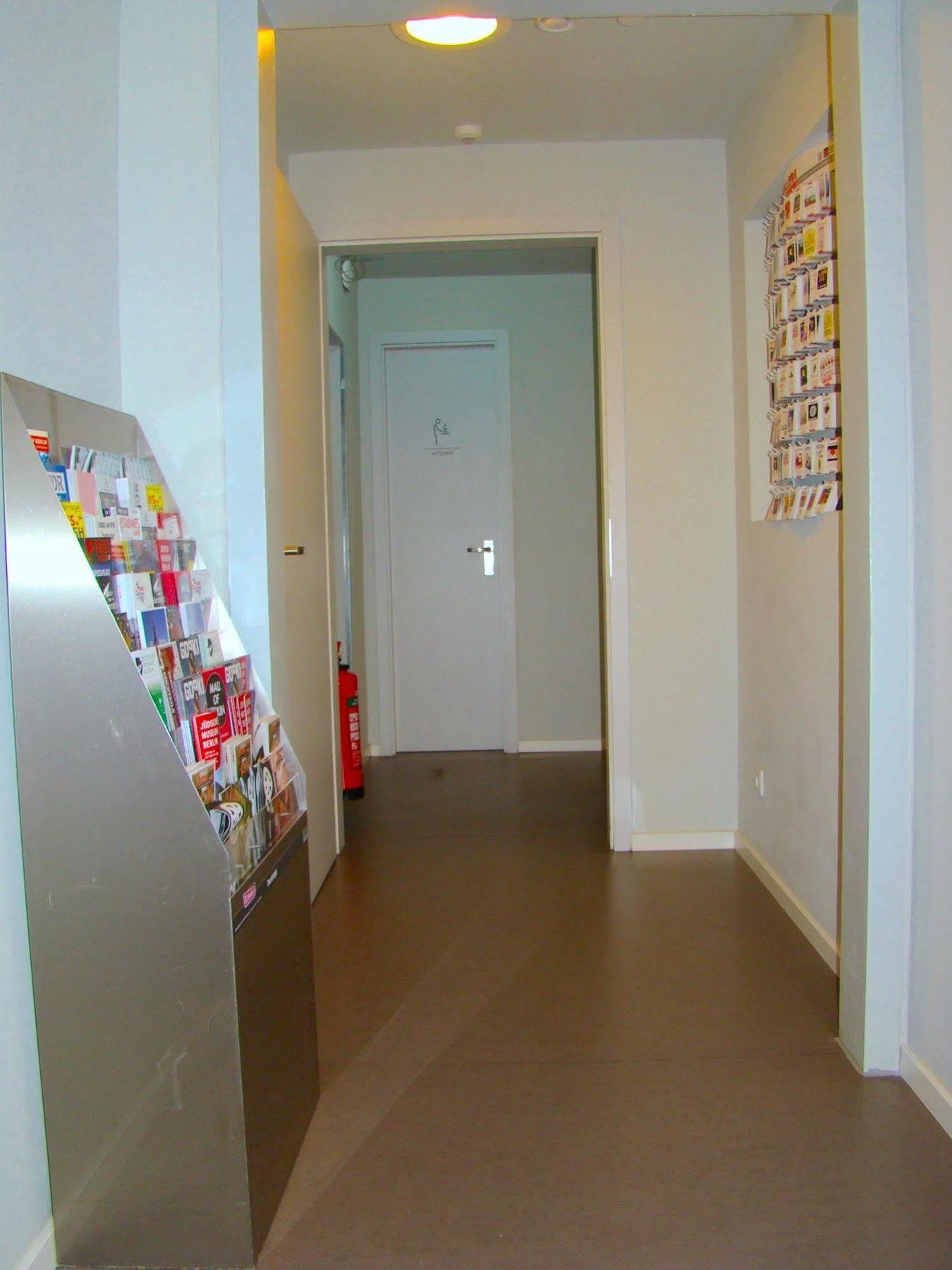 Albergue Near Brandenburg Gate - & *