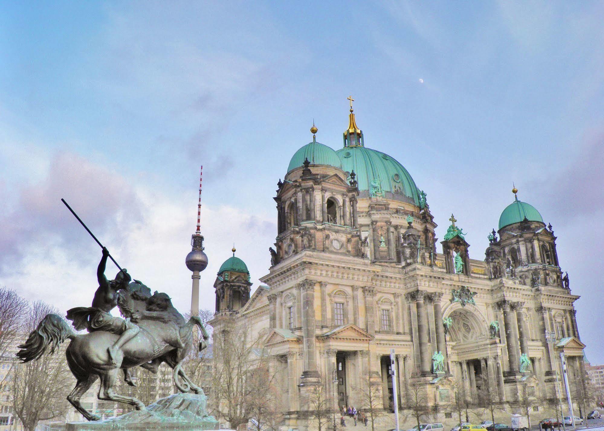 Near Brandenburg Gate - Rooms&apartments